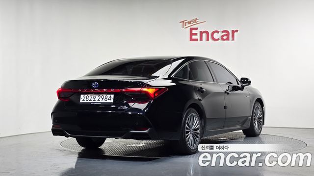 Toyota Avalon (V) 2.5 Hybrid 2019 — фото 2