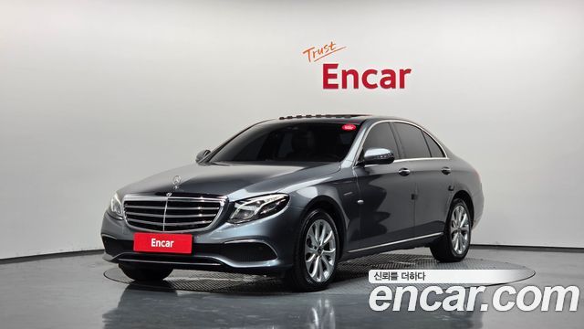 Mercedes-Benz E-Class (W213) E220d 4MATIC Exclusive 2019 — фото 1