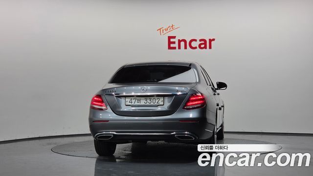 Mercedes-Benz E-Class (W213) E220d 4MATIC Exclusive 2019 — фото 4