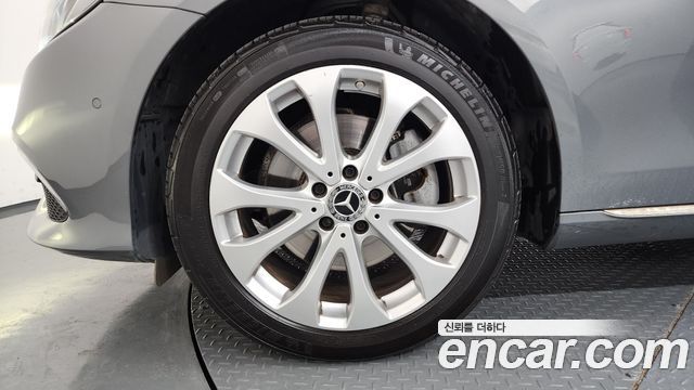 Mercedes-Benz E-Class (W213) E220d 4MATIC Exclusive 2019 — фото 5