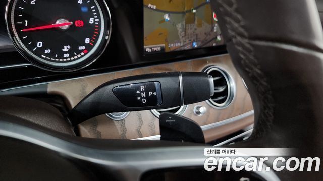 Mercedes-Benz E-Class (W213) E220d 4MATIC Exclusive 2019 — фото 9
