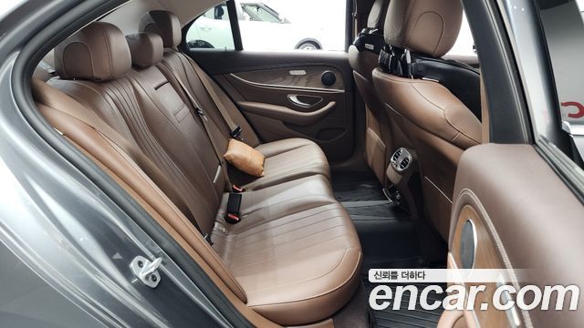 Mercedes-Benz E-Class (W213) E220d 4MATIC Exclusive 2019 — фото 11