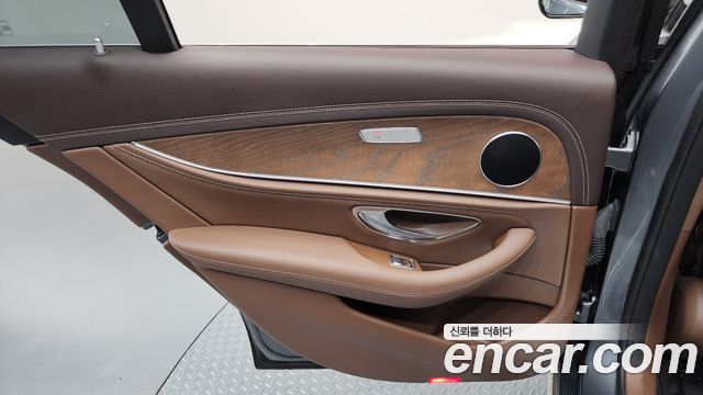 Mercedes-Benz E-Class (W213) E220d 4MATIC Exclusive 2019 — фото 25