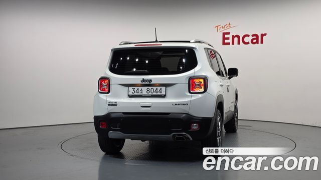 Jeep Renegade 2.0 Diesel Limited AWD 2018 — фото 4