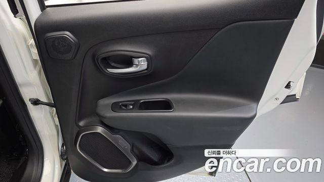 Jeep Renegade 2.0 Diesel Limited AWD 2018 — фото 25