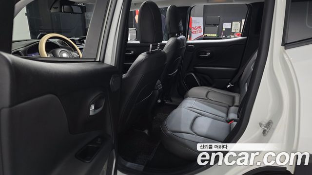 Jeep Renegade 2.0 Diesel Limited AWD 2018 — фото 26