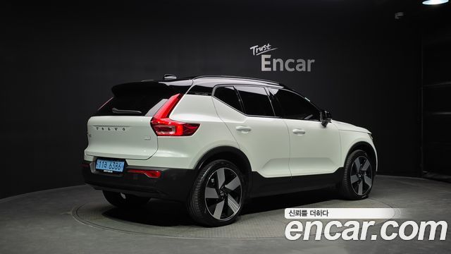 Volvo XC40 Recharge Twin Ultimate 2024 — фото 2