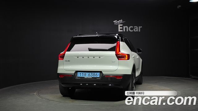 Volvo XC40 Recharge Twin Ultimate 2024 — фото 4