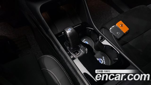 Volvo XC40 Recharge Twin Ultimate 2024 — фото 9