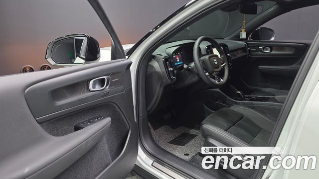 Volvo XC40 Recharge Twin Ultimate 2024 — фото 10