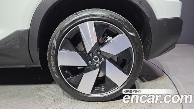 Volvo XC40 Recharge Twin Ultimate 2024 — фото 21