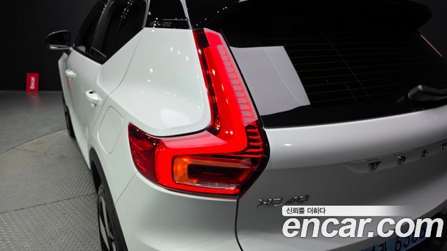 Volvo XC40 Recharge Twin Ultimate 2024 — фото 23