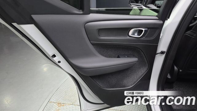 Volvo XC40 Recharge Twin Ultimate 2024 — фото 25