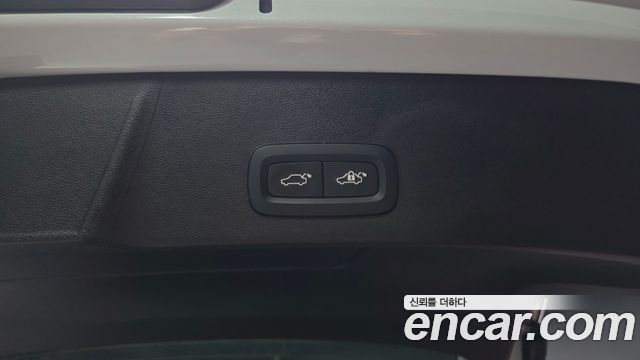Volvo XC40 Recharge Twin Ultimate 2024 — фото 27