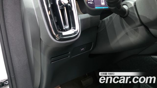 Volvo XC40 Recharge Twin Ultimate 2024 — фото 29