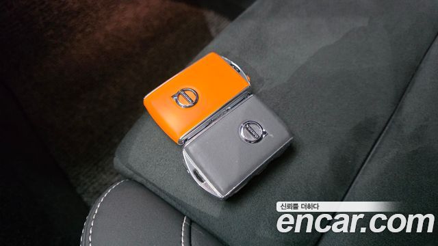 Volvo XC40 Recharge Twin Ultimate 2024 — фото 33
