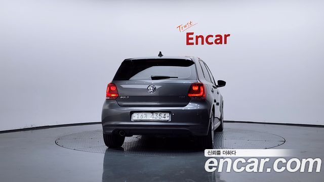Volkswagen Polo 1.6 TDI R-Line 5th 2014 — фото 4
