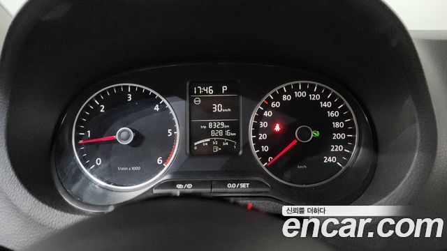 Volkswagen Polo 1.6 TDI R-Line 5th 2014 — фото 8