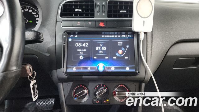 Volkswagen Polo 1.6 TDI R-Line 5th 2014 — фото 12