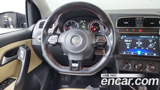 Volkswagen Polo 1.6 TDI R-Line 5th 2014 — фото 13