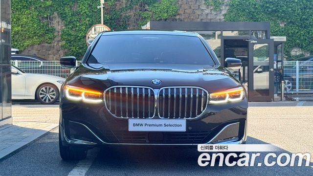 BMW 7 Series (G11) 740Li xDrive Design Pure Excellence 2021 — фото 3