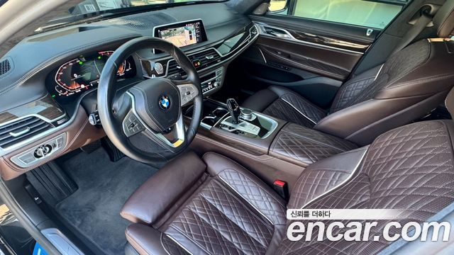 BMW 7 Series (G11) 740Li xDrive Design Pure Excellence 2021 — фото 10