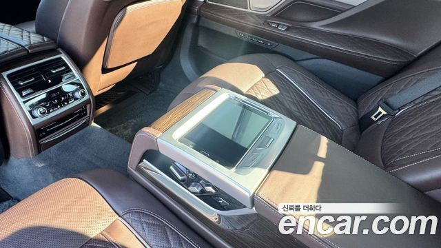 BMW 7 Series (G11) 740Li xDrive Design Pure Excellence 2021 — фото 20