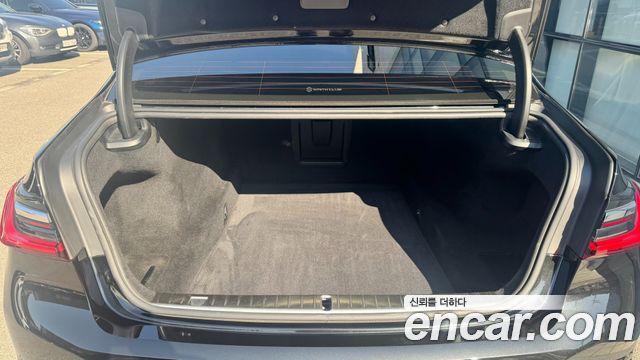 BMW 7 Series (G11) 740Li xDrive Design Pure Excellence 2021 — фото 24