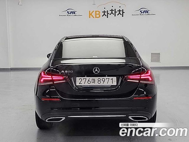 Mercedes-Benz A-Class (W177) A220 Sedan 2022 — фото 3
