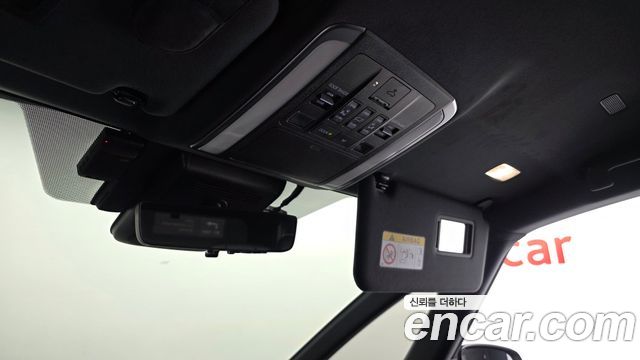 Toyota Alphard (IV) 2.5 HEV Executive AWD 2025 — фото 31
