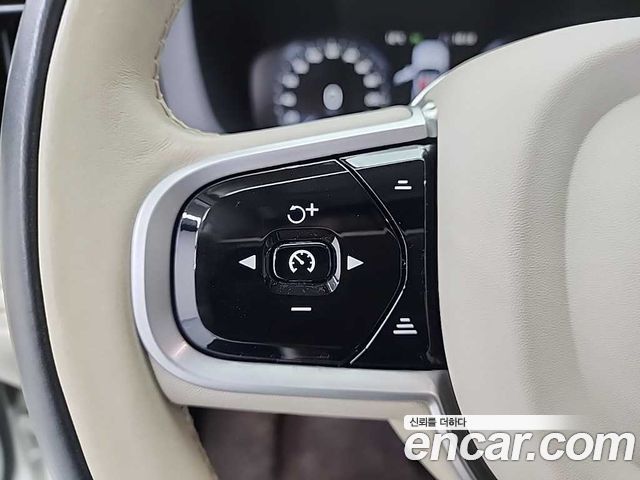 Volvo XC60 (II) T8 Inscription 2021 — фото 22
