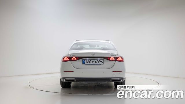 Mercedes-Benz E-Class (W214) E300 4MATIC Exclusive 2026 — фото 4