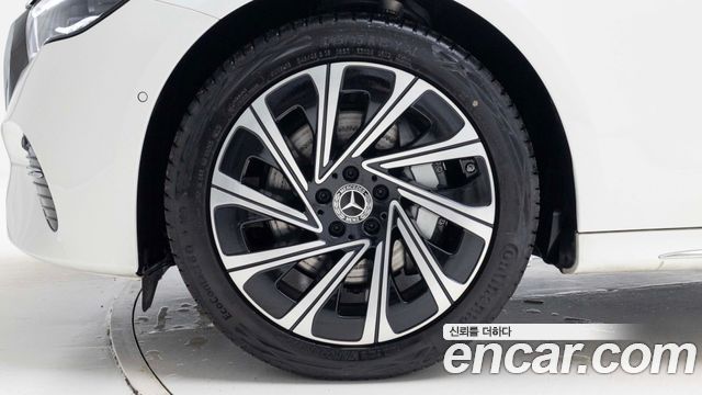 Mercedes-Benz E-Class (W214) E300 4MATIC Exclusive 2026 — фото 5