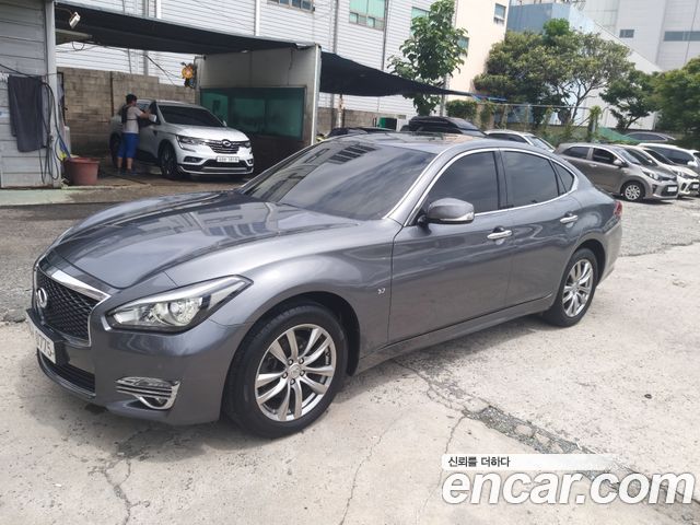 Infiniti Q70 3.7 AWD