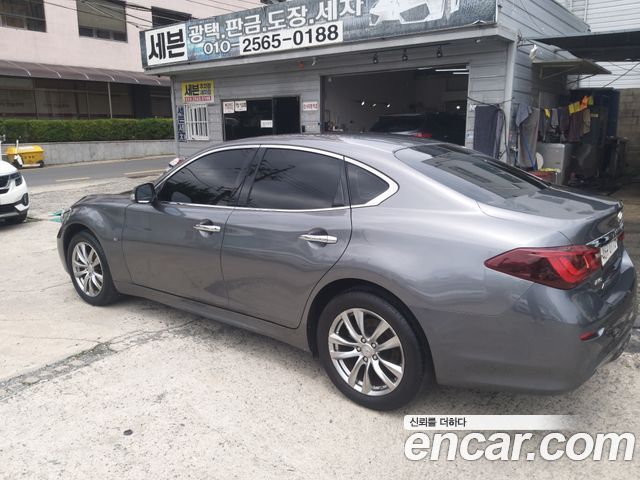 Infiniti Q70 3.7 AWD 2016 — фото 2