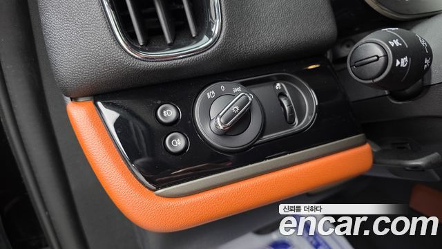 MINI Cooper S Countryman ALL4 Classic 2nd 2022 — фото 17
