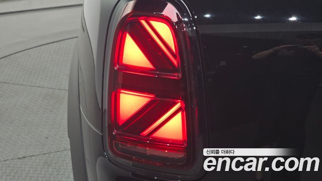 MINI Cooper S Countryman ALL4 Classic 2nd 2022 — фото 23