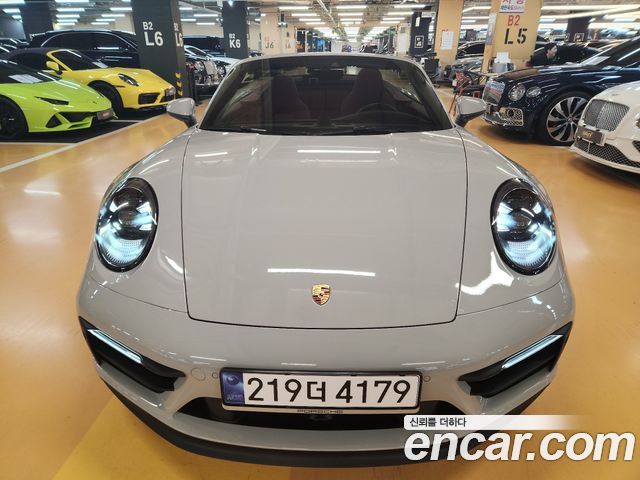 Porsche 911 (992) Carrera 4 GTS Cabriolet