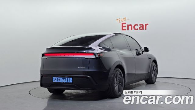 Tesla Model Y Long Range AWD 2025 — фото 2