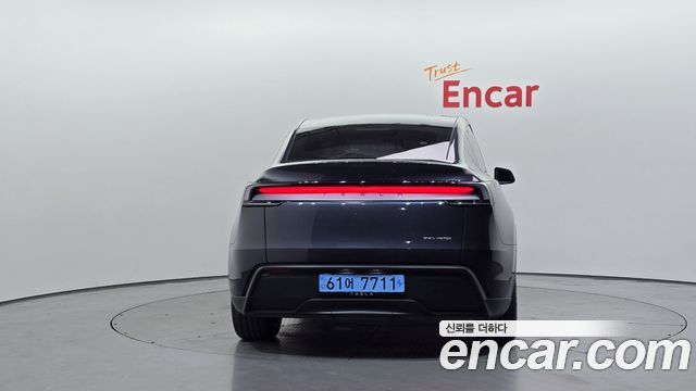 Tesla Model Y Long Range AWD 2025 — фото 4