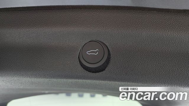 Tesla Model Y Long Range AWD 2025 — фото 16