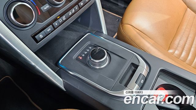 Land Rover Discovery Sport 2.0 TD4 HSE Luxury 2018 — фото 9