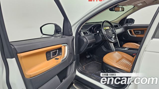 Land Rover Discovery Sport 2.0 TD4 HSE Luxury 2018 — фото 10
