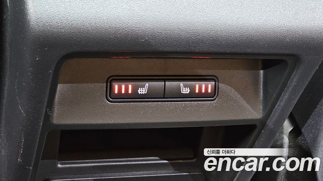 Land Rover Discovery Sport 2.0 TD4 HSE Luxury 2018 — фото 21
