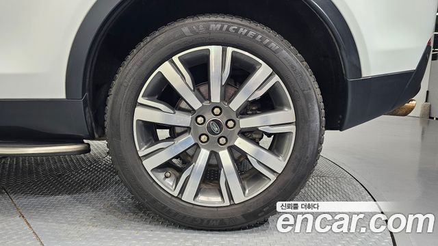 Land Rover Discovery Sport 2.0 TD4 HSE Luxury 2018 — фото 27
