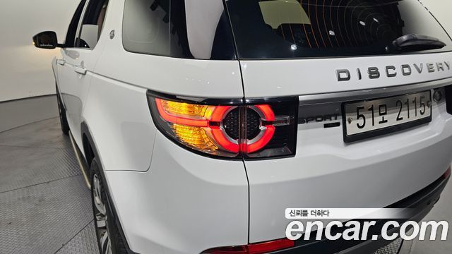 Land Rover Discovery Sport 2.0 TD4 HSE Luxury 2018 — фото 29