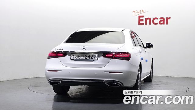 Mercedes-Benz E-Class (W213) E250 Avantgarde 2023 — фото 4