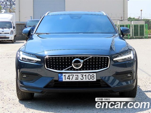 Volvo V60 Cross Country (II) B5 Ultimate AWD