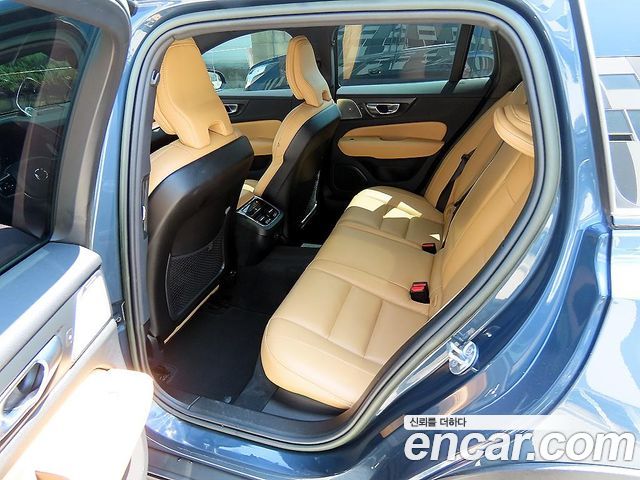 Volvo V60 Cross Country (II) B5 Ultimate AWD 2023 — фото 6