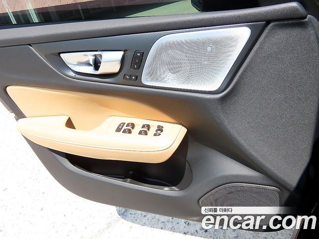 Volvo V60 Cross Country (II) B5 Ultimate AWD 2023 — фото 16